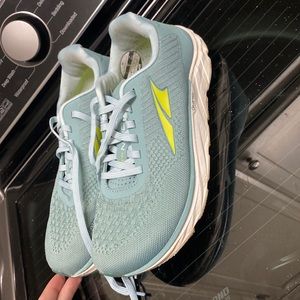 Altra quantic size 9